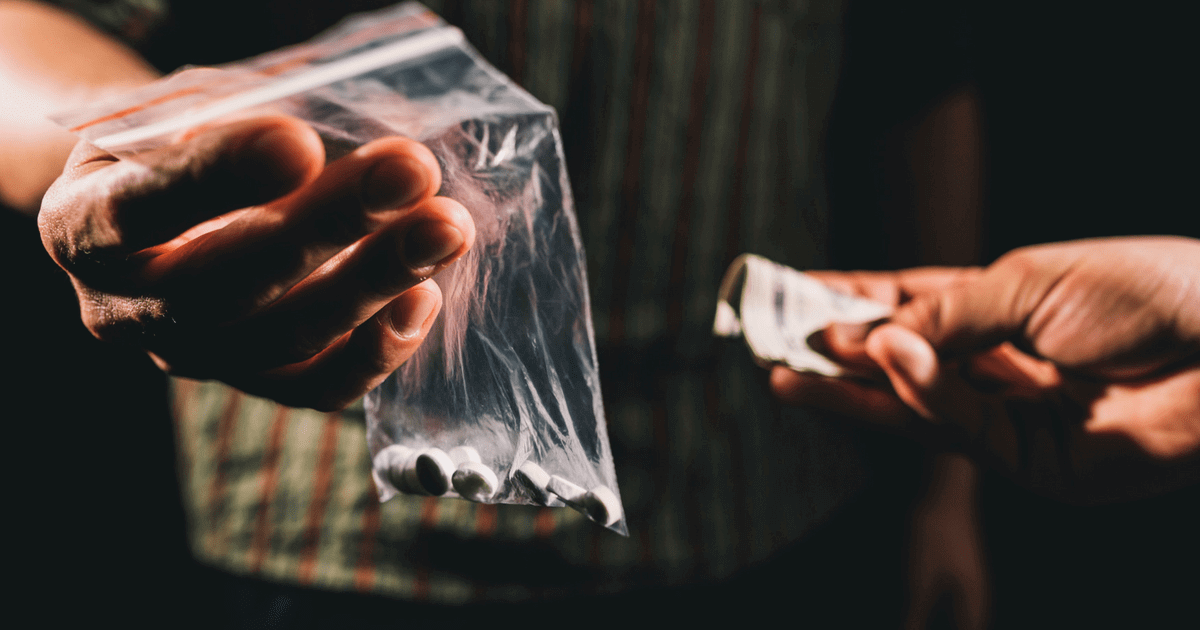 About The Difference Between Drug Possession, Delivery, and Trafficking in Chicago